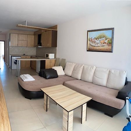 Grand Kamelia Apartments Pantai Sunny Luaran gambar