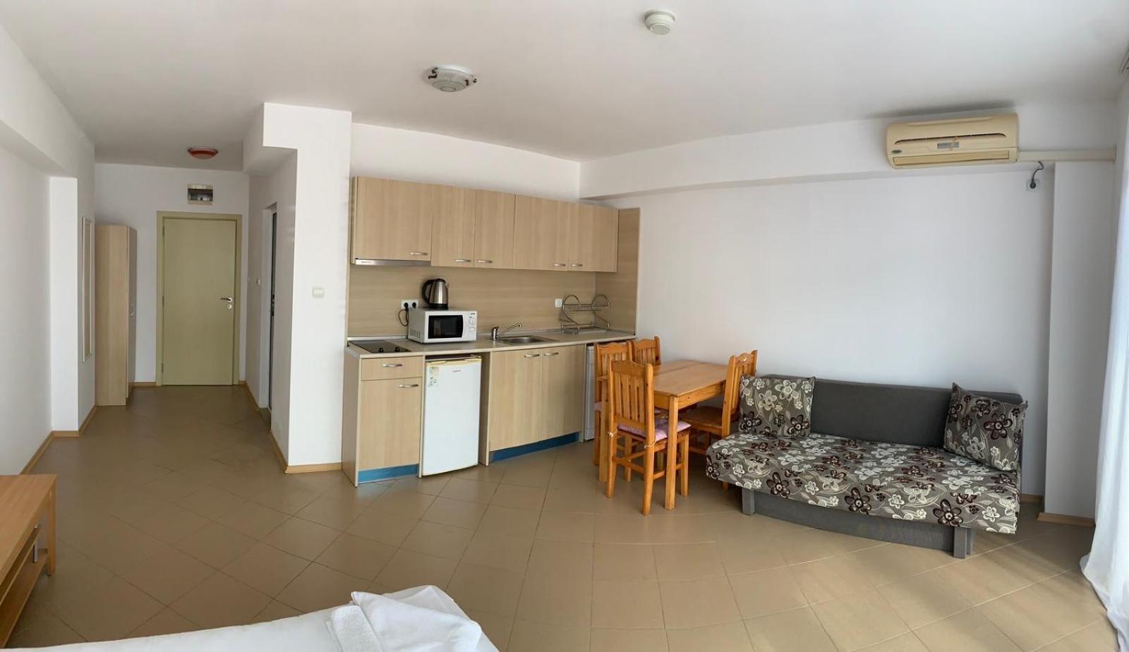 Grand Kamelia Apartments Pantai Sunny Luaran gambar
