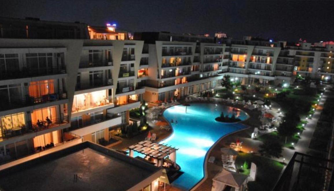 Grand Kamelia Apartments Pantai Sunny Luaran gambar