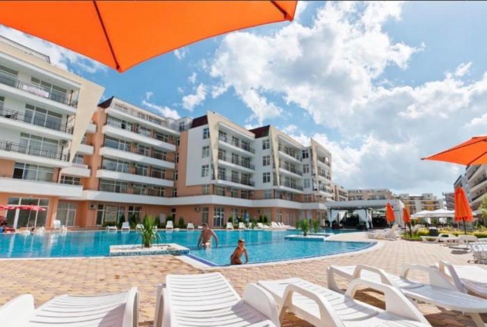 Grand Kamelia Apartments Pantai Sunny Luaran gambar