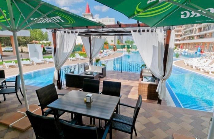Grand Kamelia Apartments Pantai Sunny Luaran gambar