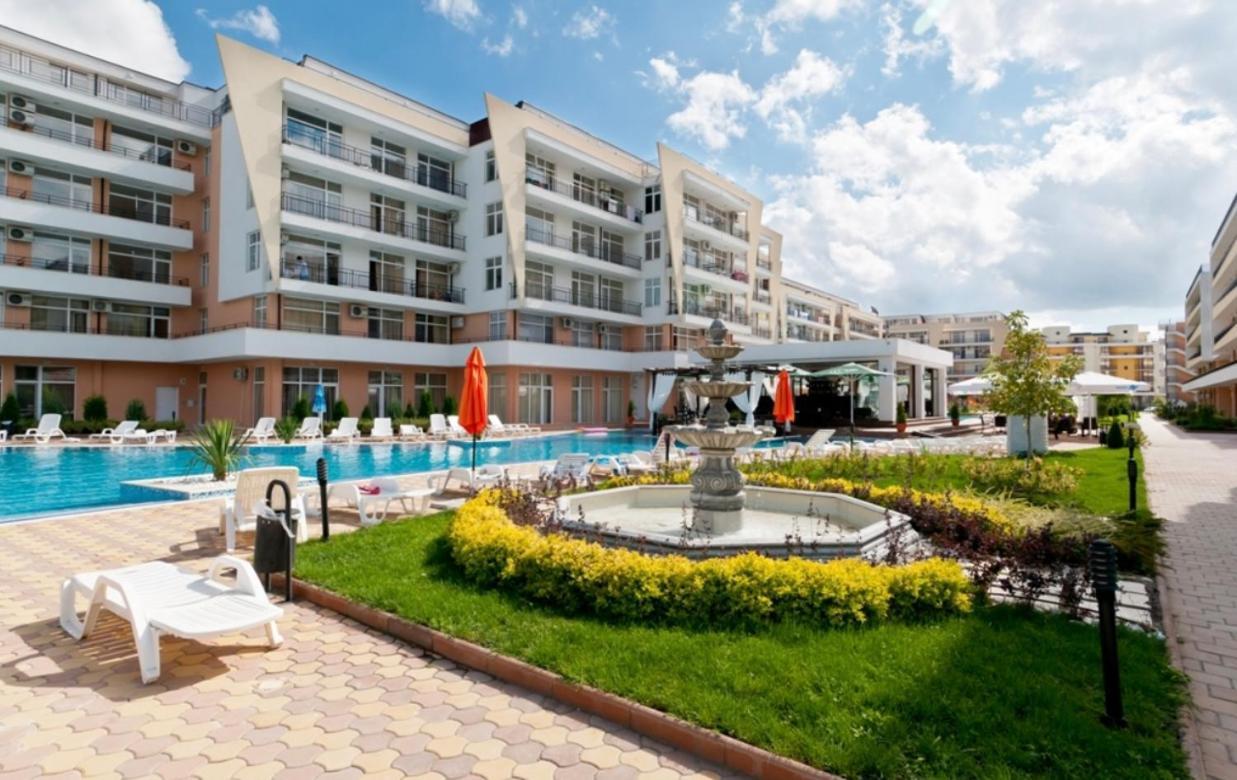 Grand Kamelia Apartments Pantai Sunny Luaran gambar