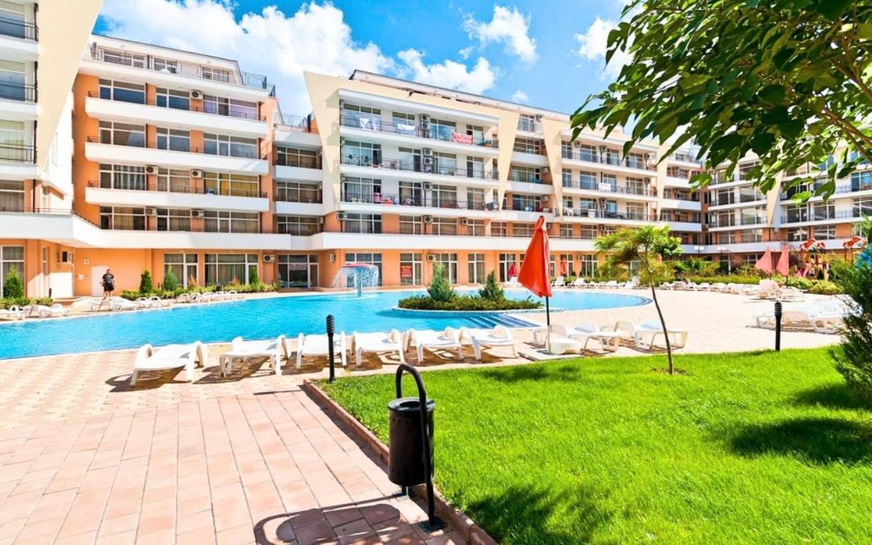 Grand Kamelia Apartments Pantai Sunny Luaran gambar