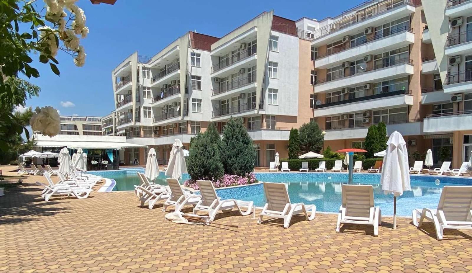Grand Kamelia Apartments Pantai Sunny Luaran gambar