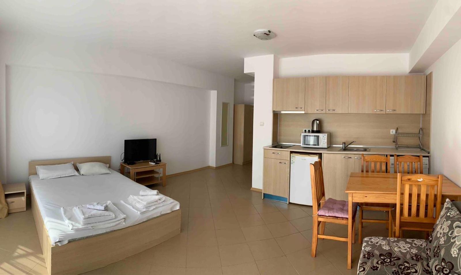 Grand Kamelia Apartments Pantai Sunny Luaran gambar