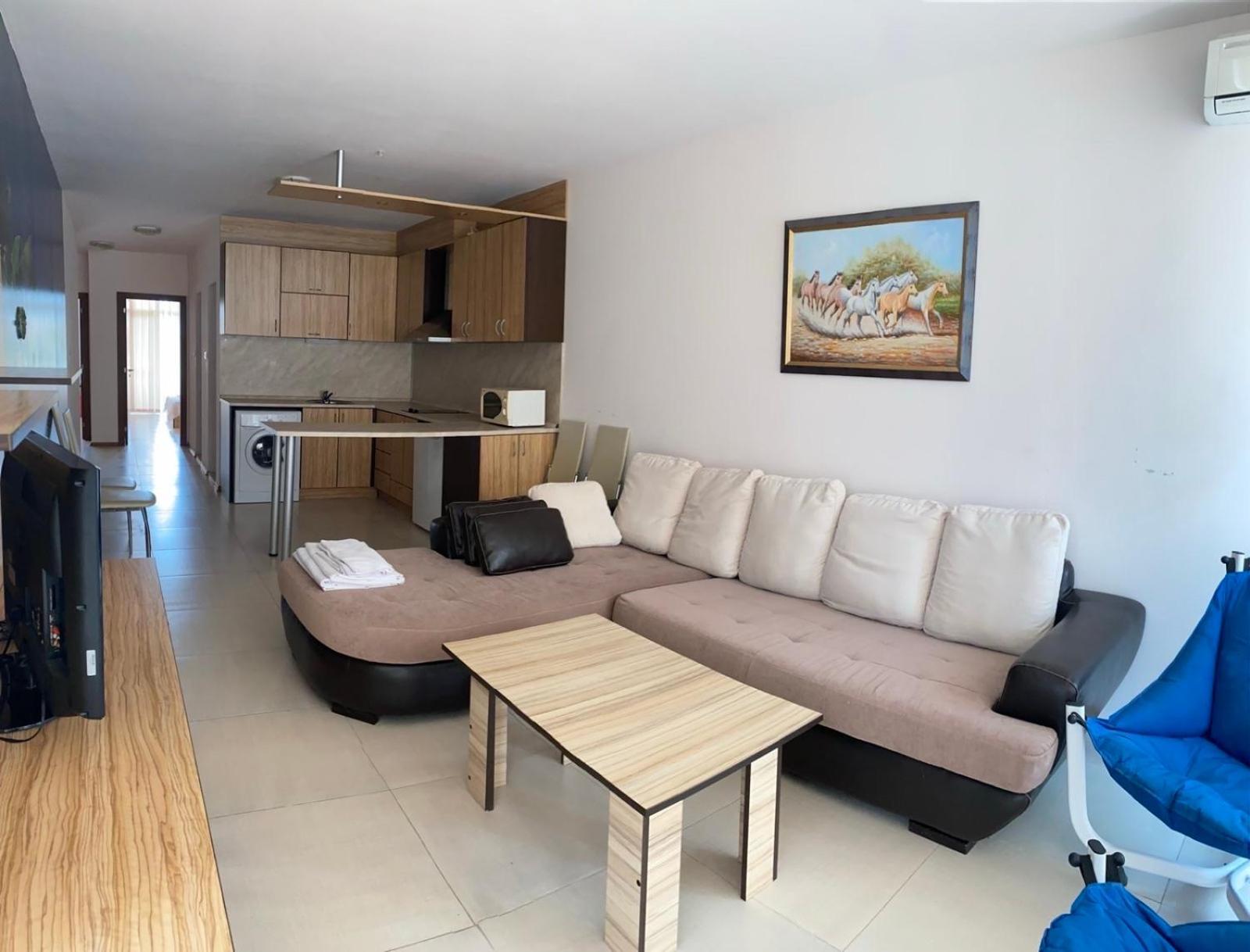 Grand Kamelia Apartments Pantai Sunny Luaran gambar