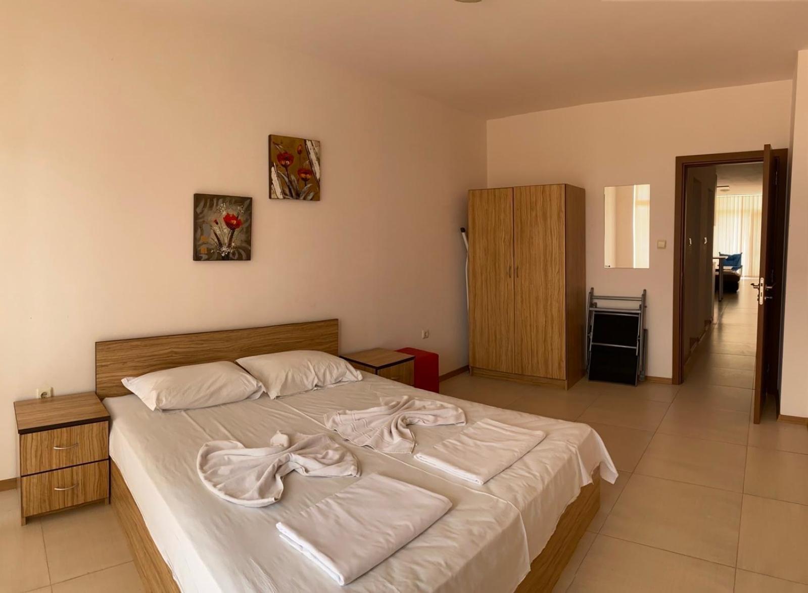 Grand Kamelia Apartments Pantai Sunny Luaran gambar